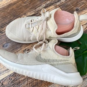 NIKE FREE OFFWHITE SIZE 10